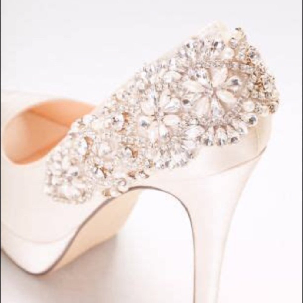 Shoes - Picture 2 of 6